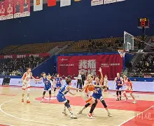 多米官网-库里雷霆绝杀中文解说回放